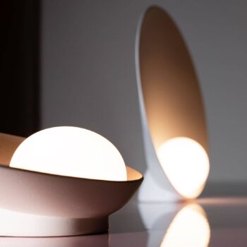 Vibia Musa 7402 stolná LED lampa ležiaca, losos