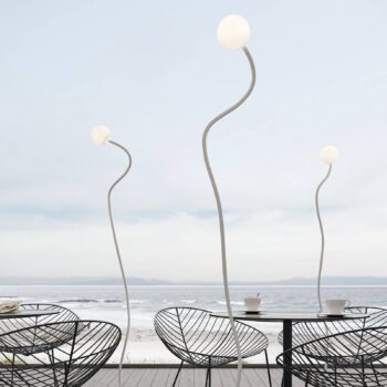 Vonkajšia stojacia lampa Karman Moony, biela, Ø 15 cm, výška 145 cm PMMA