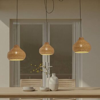 Vonkajšia závesná lampa Lucande Taniola, 3-pl., béžová, ratan, IP44