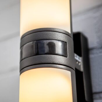 Vonkajšie nástenné LED Cyra, 2-pl., snímač