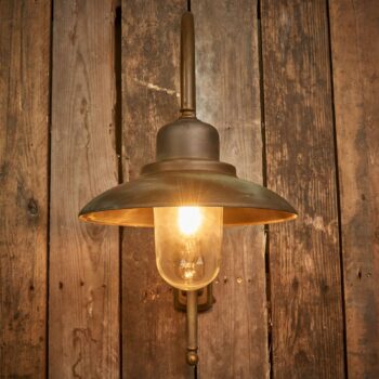 Vonkajšie nástenné svietidlo Casale, výška 60 cm, starožitná mosadz