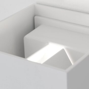 Vonkajšie nástenné svietidlo LED Cube-S, biele, kovové, detektor pohybu