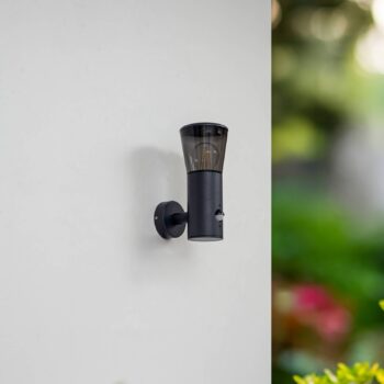 Vonkajšie nástenné svietidlo Lindby Heulo, Ø 10,5 cm, dymová sivá, senzor