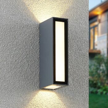 Vonkajšie nástenné svietidlo Prios Loriava LED v tmavosivej farbe
