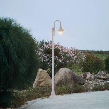 Vonkajšie svetlo Lindby Daphne, 220 cm, biele, kov, E27