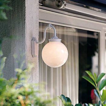 Vonkajšie svietidlo Arcturus s guľovitým tienidlom