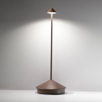 Zafferano Pina 3K dobíjacia stolová lampa IP54 corten