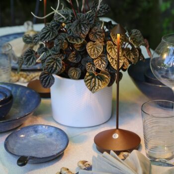 Zafferano Pina 3K dobíjacia stolová lampa IP54 corten