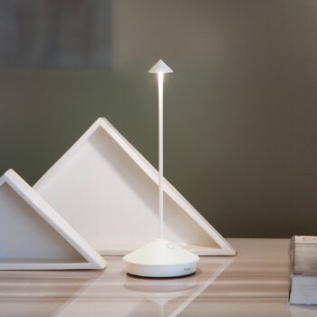 Zafferano Pina 3K nabíjateľná stolová lampa IP54 biela