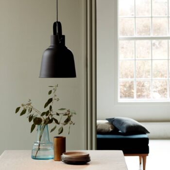 Závesná lampa Adrian v čiernej farbe, Ø 25 cm