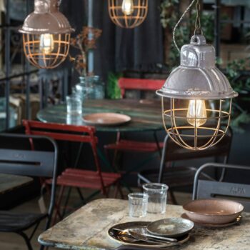 Závesná lampa C1770 v priemyselnom dizajne sivá