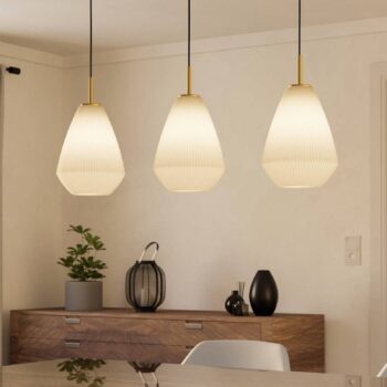 Závesná lampa Caprarola, dĺžka 90 cm, piesková farba, 3 svetlá, sklo