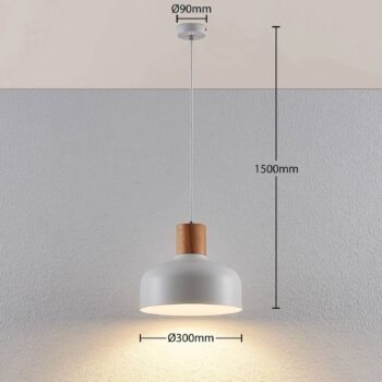 Závesná lampa Carlise s dreveným prvkom