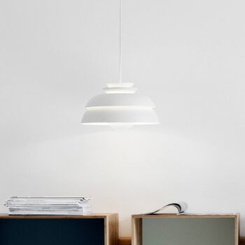 Závesná lampa FRITZ HANSEN Concert P1 biela Ø 32 cm