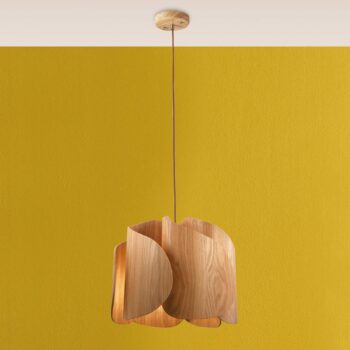 Závesná lampa Pevero jaseňové drevo zakrivený tvar