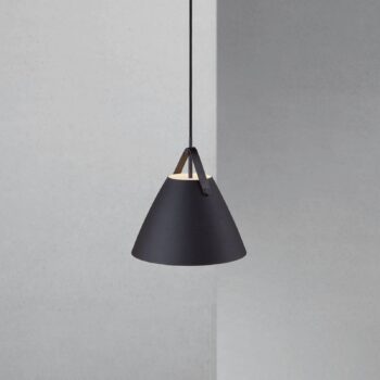 Závesná lampa Strap v čiernej, Ø 27 cm