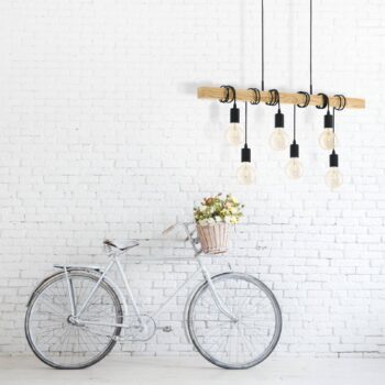 Závesná lampa Townshend s drevom šesť-plameňová