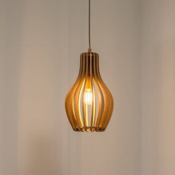 Závesné svietidlo Ika IA s tienidlom na lampu z drevených lamiel Ø24cm