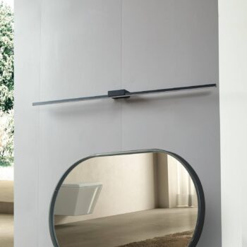 Zrkadlová lampa Lucande LED Kivana, čierna, kov, 120 cm IP44