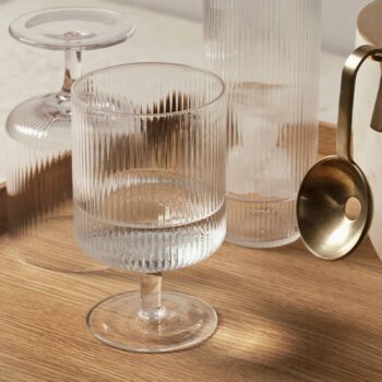 ferm LIVING Ripple pohár na víno, číry, 270 ml, sklo, sada 2 ks