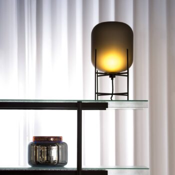 stolová lampa pulpo Oda Small, dymovo sivá leptaná/čierna