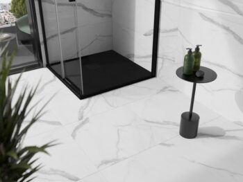 MEXEN/S - Stone+ štvorcová sprchová vanička 90 x 90, čierna, mriežka čierna 44709090-B