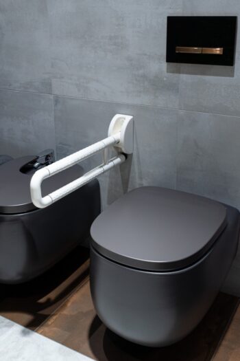 OLSEN SPA - Madlo pre invalidov, sklopné, 60 cm, biela farba KD02331416