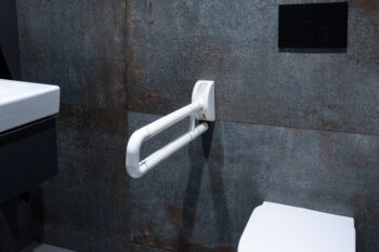 OLSEN SPA - Madlo pre invalidov, sklopné, 60 cm, biela farba KD02331416