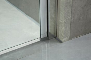 OLSEN SPA - Sprchové dvere VITORIA NEW - FARBA rámu - Hliník leštený, Rozmer A - 110, Smer zatvárania - Univerzálny Ľavé / Pravé, Výplň - Číre bezpečnostné sklo - 6 mm OLBENW102611CC