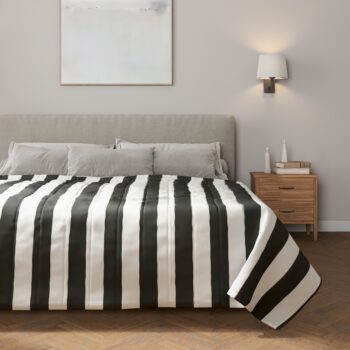 Prehoz  s pozdĺžným prešívaním, bielo-čierne pásy, Vintage 70's, 137-53