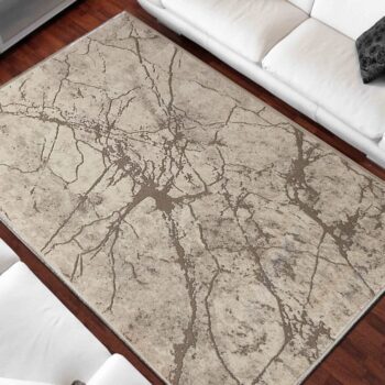 Béžový koberec s abstraktným vzorom