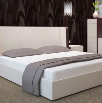 Biela plachta na posteľ s gumičkou - bavlnený satén Šírka: 160 cm | Dĺžka: 200 cm