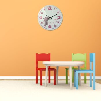 Detské hodiny na stenu pre dievčatá v bielej farbe a ružovým ciferníkom