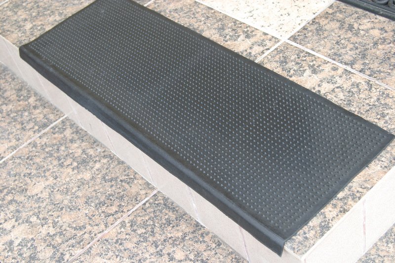 Kvalitná rohožka s gumovým okrajom 40x60 cm Kvalitná rohožka s gumovým okrajom 40x60 cm