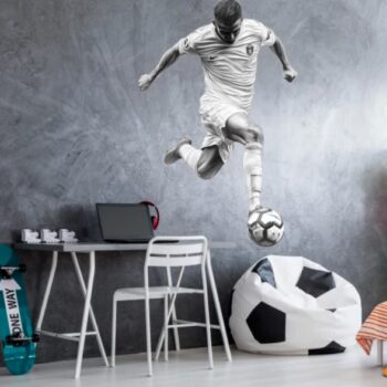 Moderná nástenná nálepka do detskej a tínedžerskej izby – čiernobiely futbalista Šírka: 92 cm | Dĺžka: 142 cm
