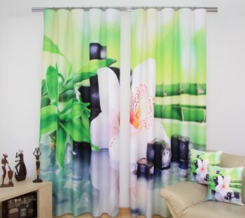 Moderné zelené závesy s bielou orchideou Šírka: 160 cm | Dĺžka: 250 cm (v sade sú 2 kusy)