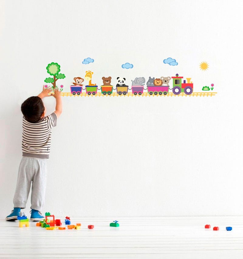 Nálepka na stenu s exotickými zvieratkami vo vláčiku 138 x 30 cm Nálepka na stenu s exotickými zvieratkami vo vláčiku 138 x 30 cm