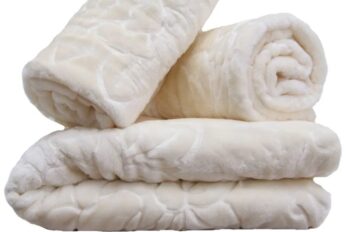 Set prehozov na pohovku a kreslá s reliéfnym vzorom - krémový Šírka: 160 cm | Dĺžka: 210 cm