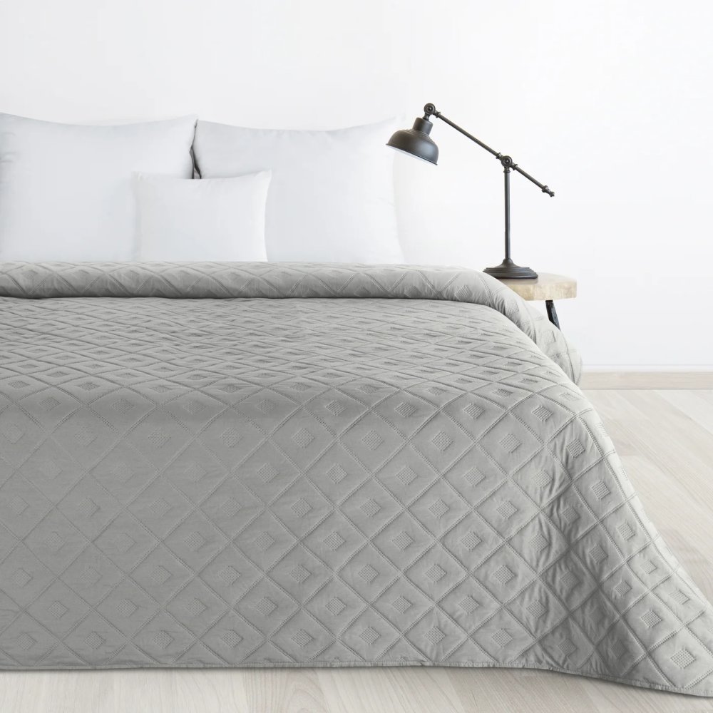 Štýlový sivý posteľný prehoz Šírka: 220 cm | Dĺžka: 240 cm Štýlový sivý posteľný prehoz Šírka: 220 cm | Dĺžka: 240 cm