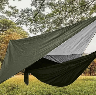 Turistická hojdacia sieť s moskytiérou a slnečnou clonou