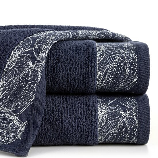 Uterák v modrej farbe AGIS s decentným strieborným vzorom Uterák v modrej farbe AGIS s decentným strieborným vzorom