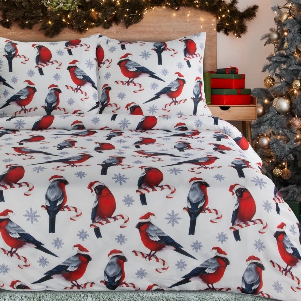 Vianočné obliečky z mikrovlákna – bielo-červené s vtáčikmi a zimným vzorom 2 časti: 1ks 140x200 + 1ks 70x80 Vianočné obliečky z mikrovlákna – bielo-červené s vtáčikmi a zimným vzorom 2 časti: 1ks 140x200 + 1ks 70x80