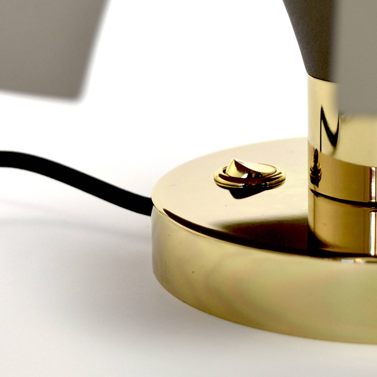 AYTM Nástenné svetlo Cycnus, taupe, Ø 45 cm, zástrčka, hliník, E27 AYTM Nástenné svetlo Cycnus, taupe, Ø 45 cm, zástrčka, hliník, E27