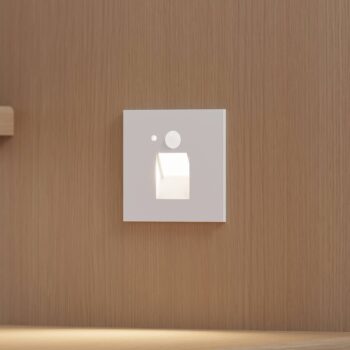 Arcchio LED vstavané svietidlo Neru, 7 cm, biele, hranaté, senzor