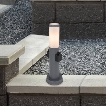 Bostonské soklové svetlo, so zásuvkami