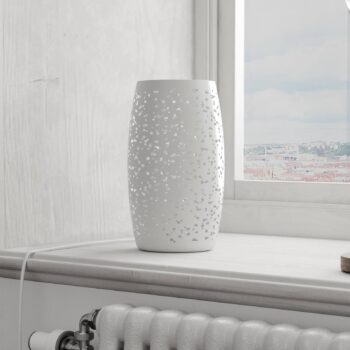 By Rydéns Colby stolová lampa z kovu, pieskovo biela