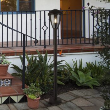 Chodníkové svetlo Bluebell, IP44, čierne, výška 97 cm, kov