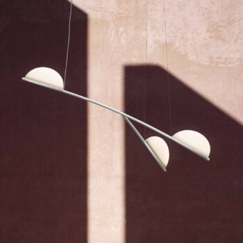 FLOS Almendra Organická závesná lampa 3fl krátka biela