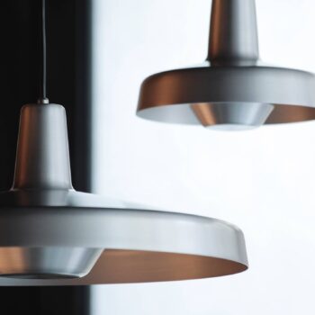 GRUPA Arigato závesné svetlo Ø 23 cm hliník