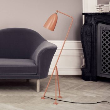 Gubi Gräshoppa trojnohá stojacia lampa, vintage červená